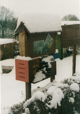 Noch keine Mieter da ! Insektenhotel im Winter